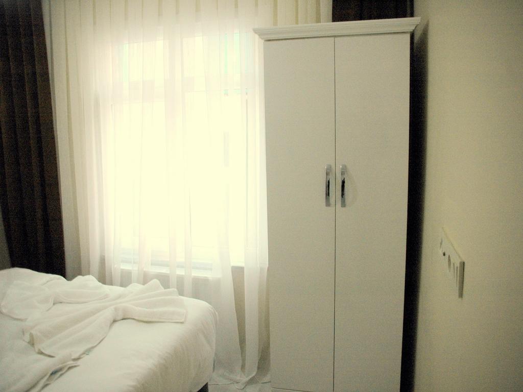 Tolga Hotel Истанбул Екстериор снимка
