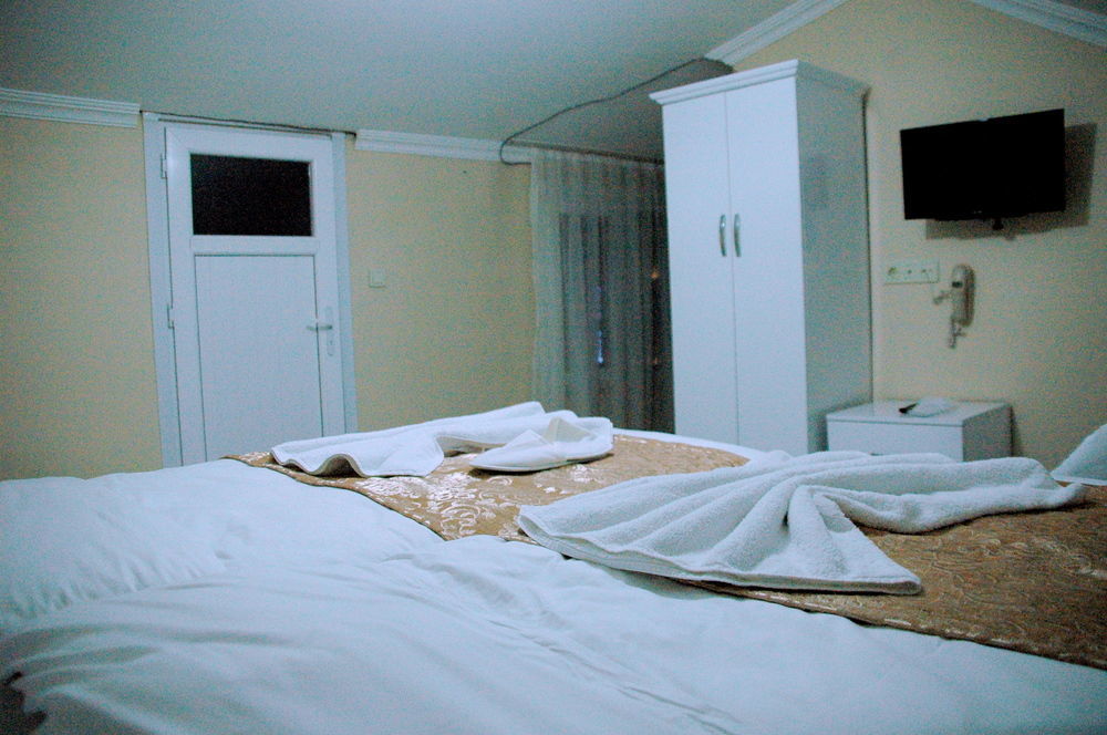 Tolga Hotel Истанбул Екстериор снимка